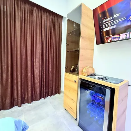 446 Private Suite, Center *