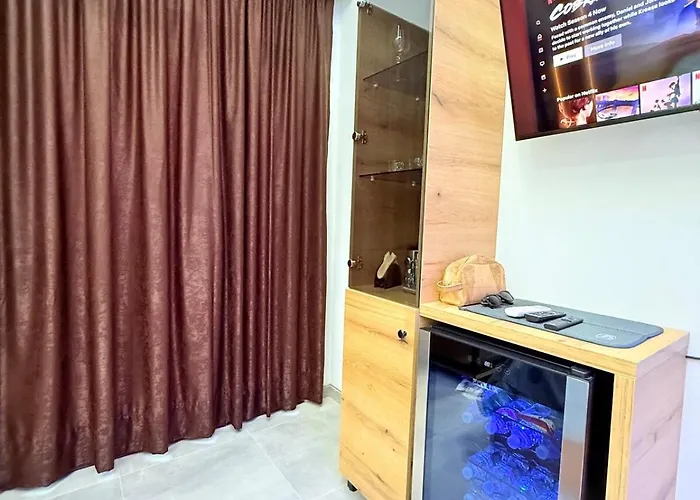 446 Private Suite, Center *