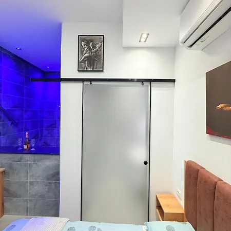 446 Private Suite, Center Szkodra